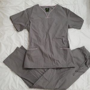 Natural Uniforms Gray/Pink Scrub Set Sz S